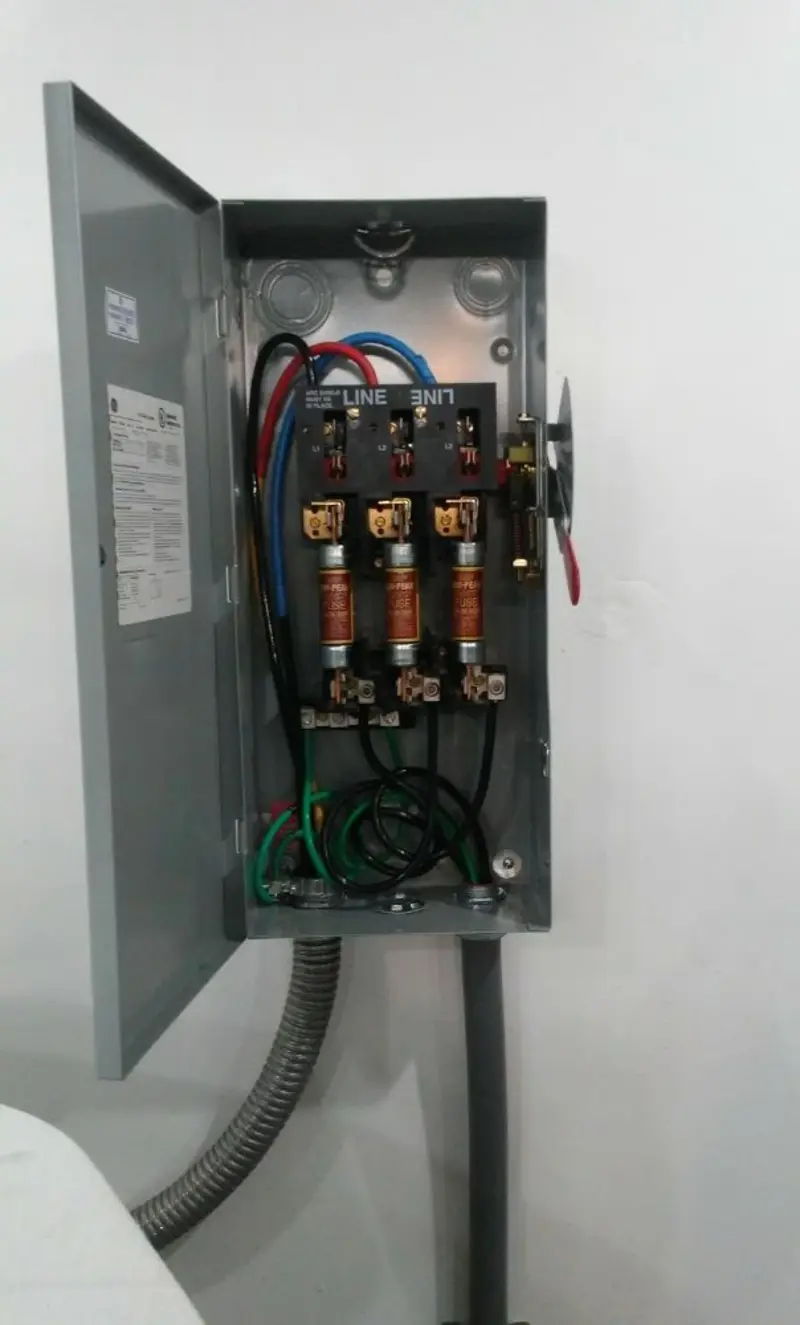 Three-phase disconnect switch installed for Electrical Wiring & Rewiring in Englewood Cliffs
